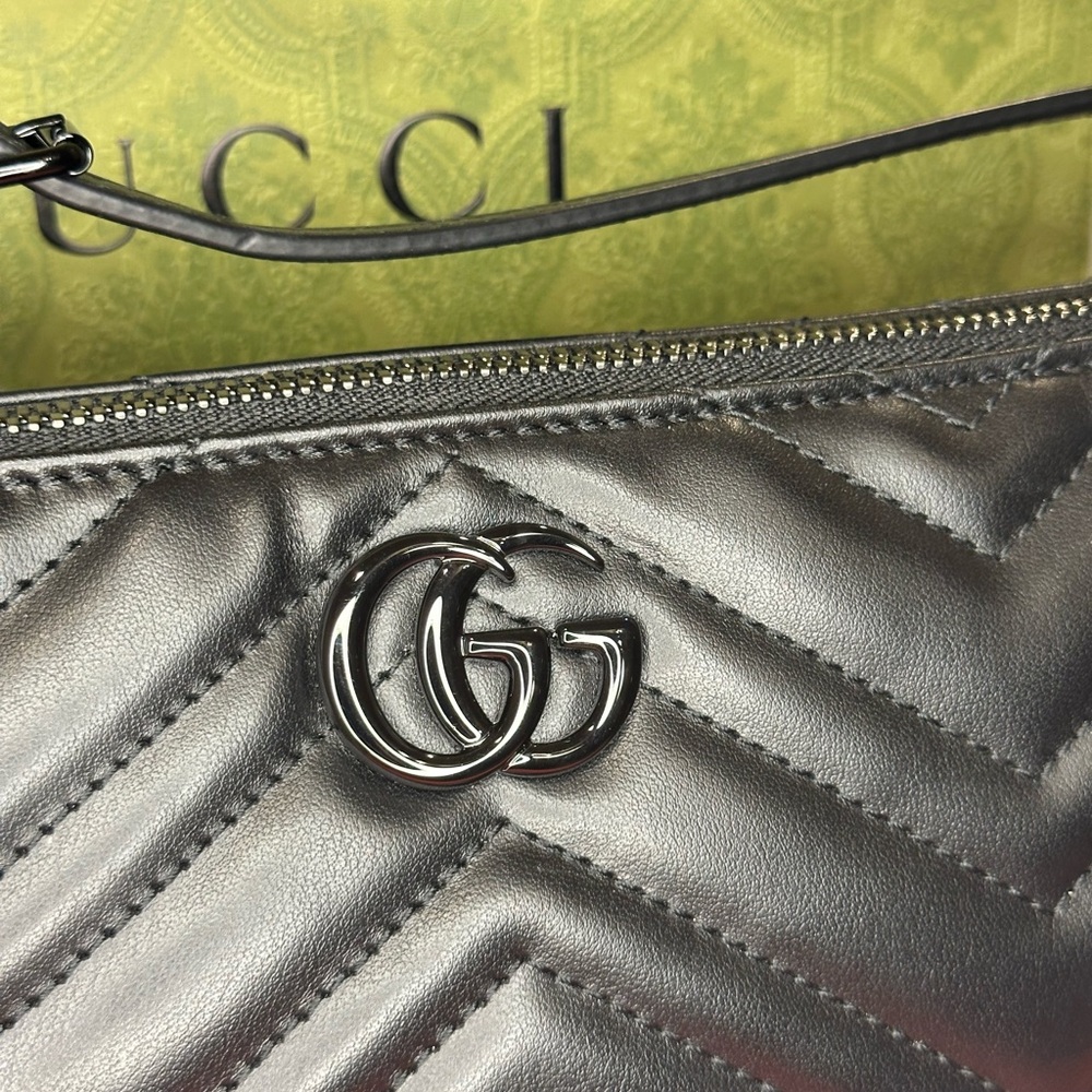 Gucci Calfskin Matelasse Chevron Monochrome GG Marmont Sling Shoulder Bag Black - Picture 2 of 16